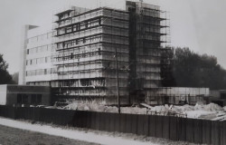 Stavba v roku 1986